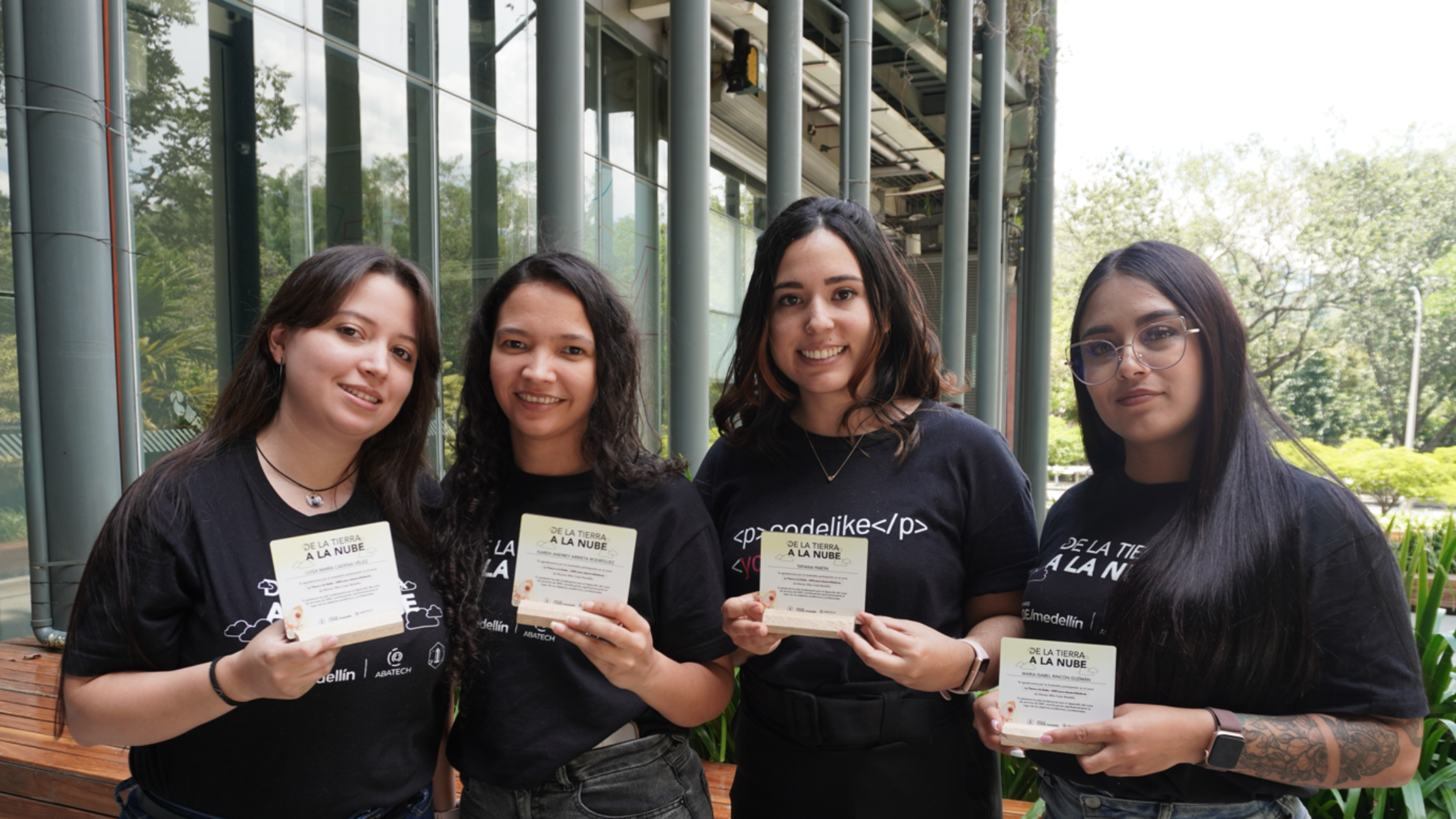 Empowering Future Tech Leaders: Celebrating WWCode Medellín’s Milestone in Cloud Computing Education